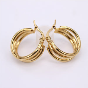 Classic three rings Features earrings